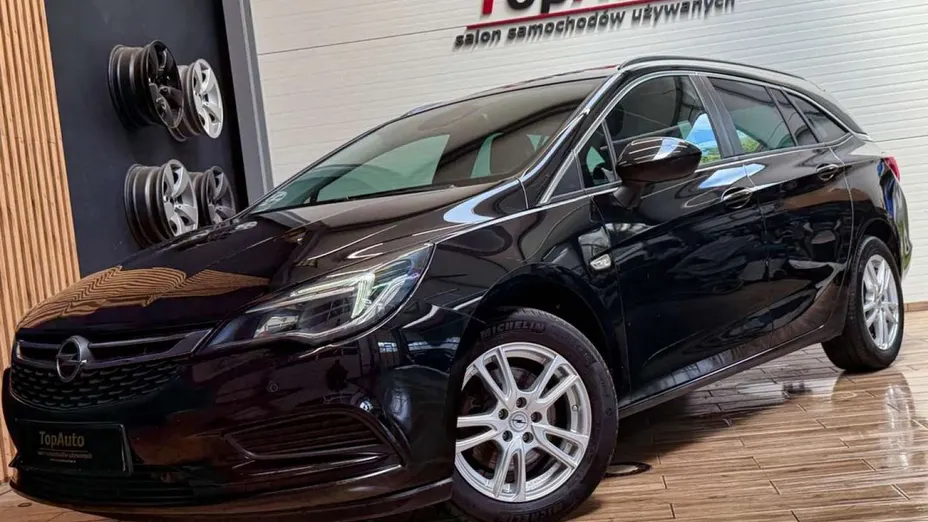 OPEL Astra -