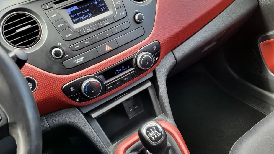 HYUNDAI i10 -