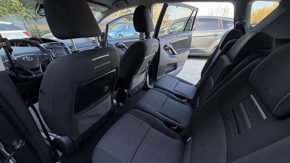 TOYOTA Verso -
