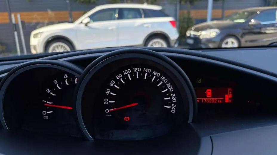 TOYOTA Verso -