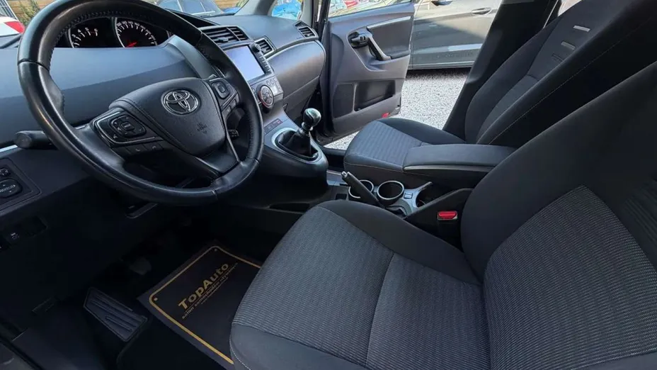 TOYOTA Verso -