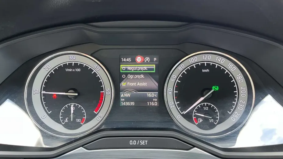 SKODA Superb -