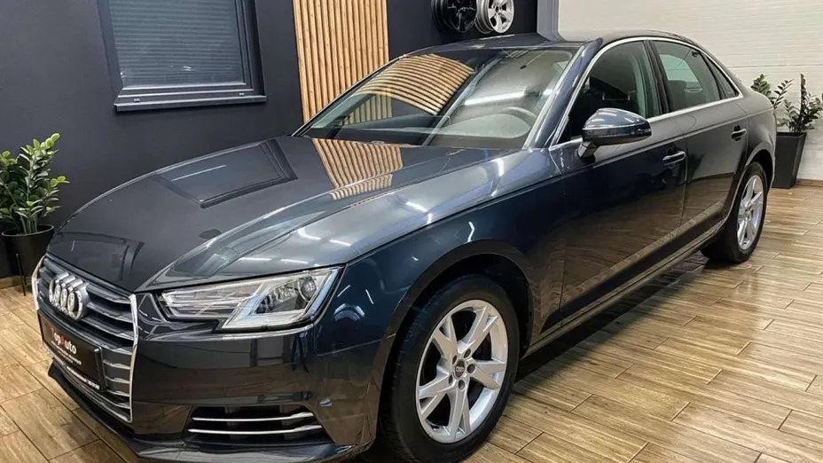 AUDI A4 -