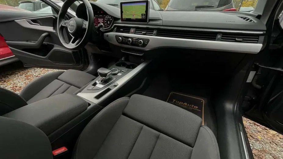 AUDI A4 -