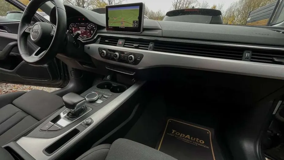 AUDI A4 -