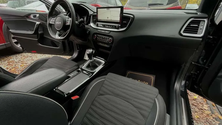 KIA ProCeed -