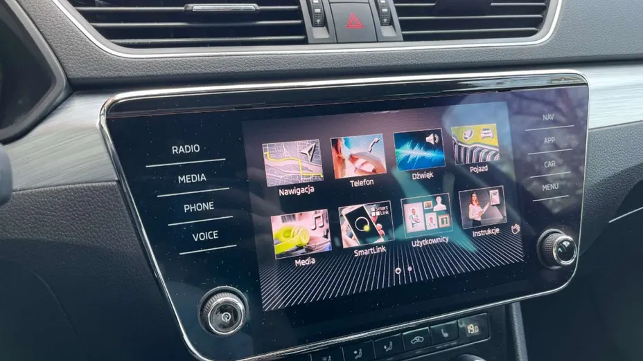 SKODA Superb -