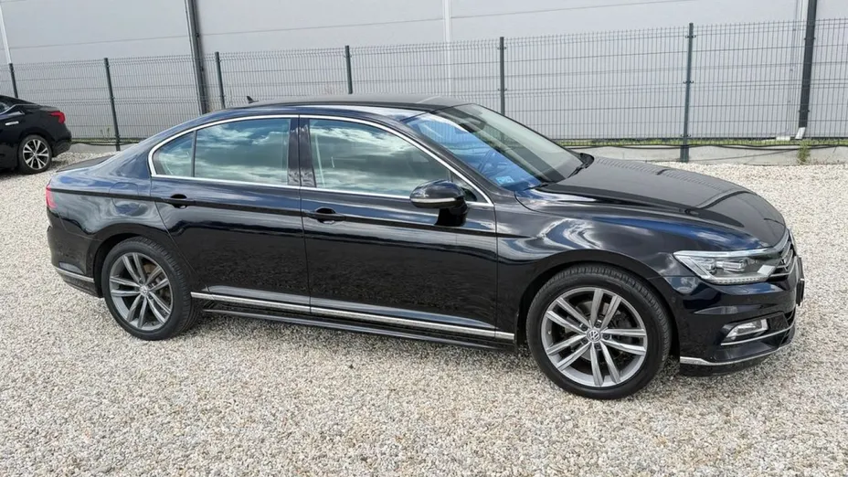 VOLKSWAGEN Passat -