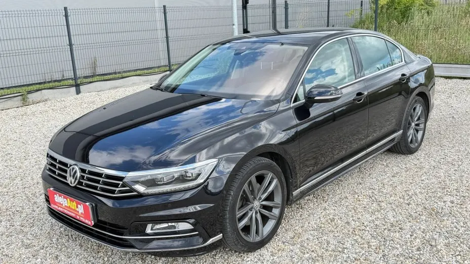 VOLKSWAGEN Passat -