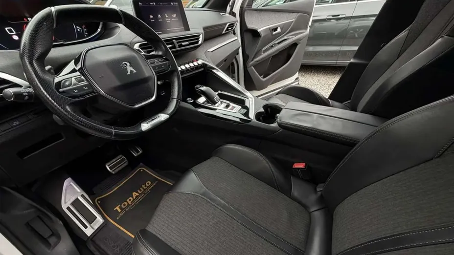 PEUGEOT 3008 -