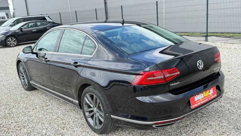 VOLKSWAGEN Passat -
