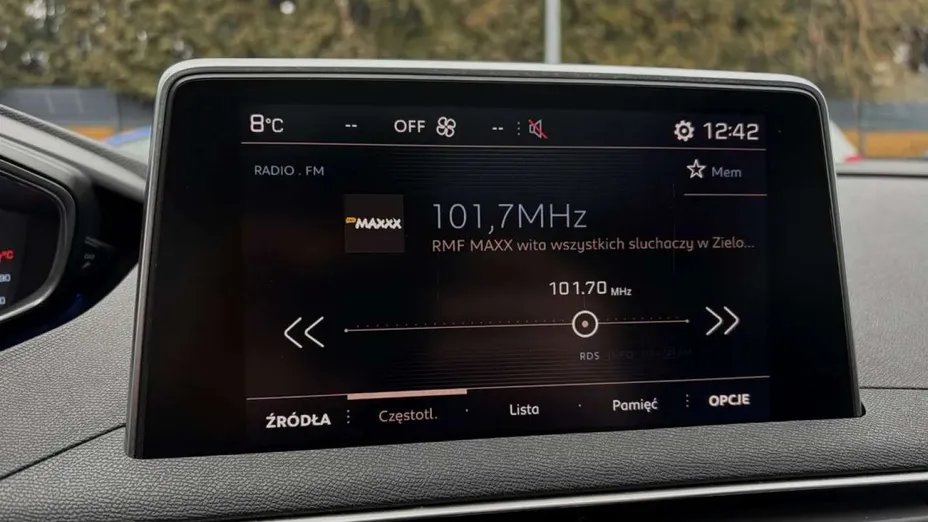 PEUGEOT 3008 -