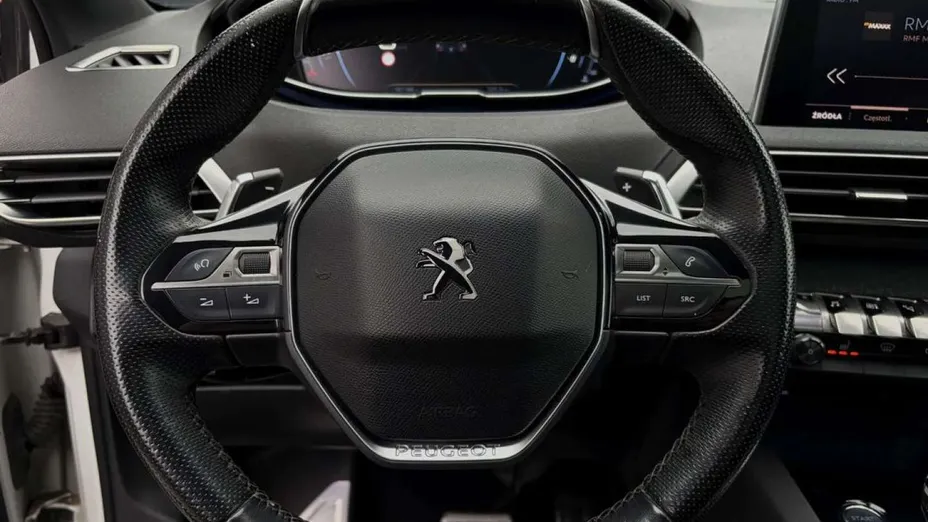 PEUGEOT 3008 -