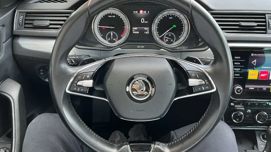 SKODA Superb -