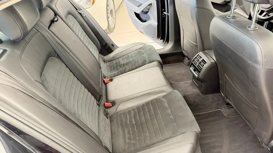 VOLKSWAGEN Passat -