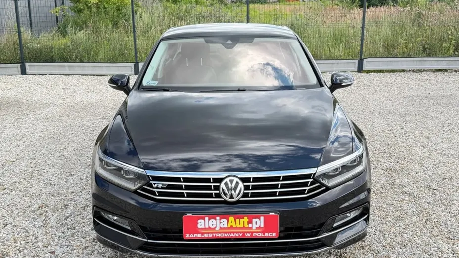 VOLKSWAGEN Passat -