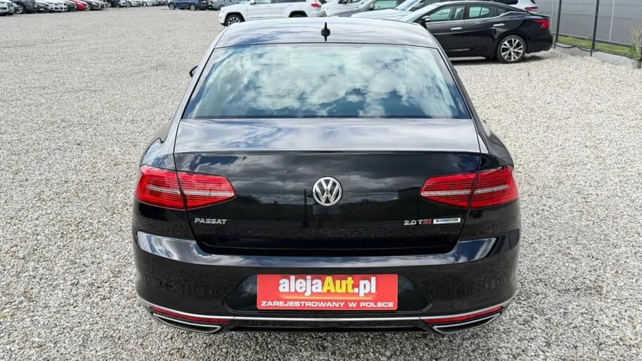 VOLKSWAGEN Passat -