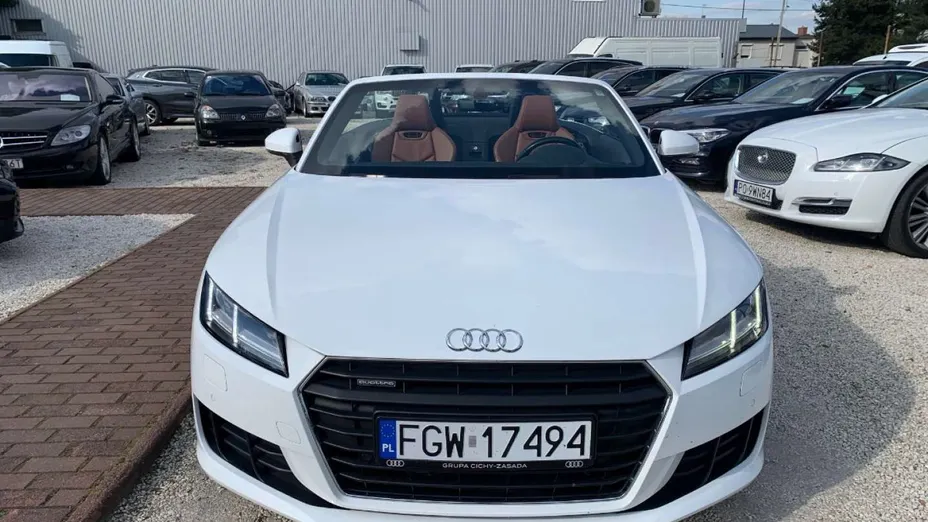 AUDI TT -