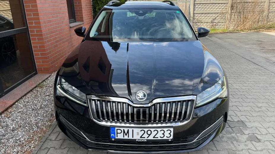 SKODA Superb -