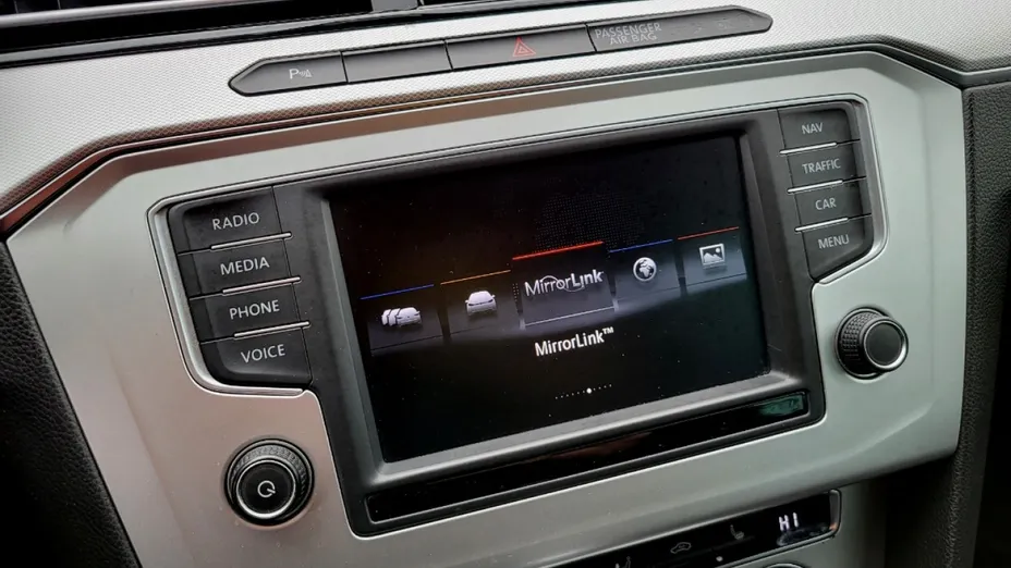 VOLKSWAGEN Passat -
