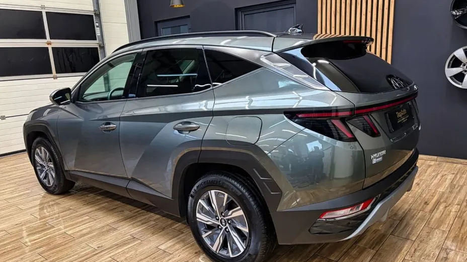 HYUNDAI Tucson -