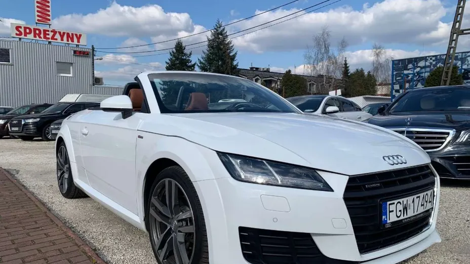 AUDI TT -