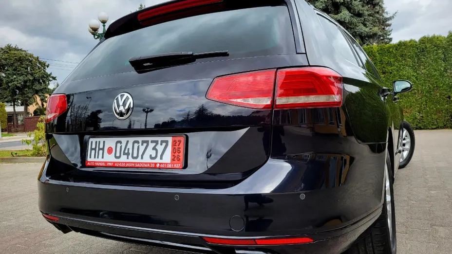 VOLKSWAGEN Passat -