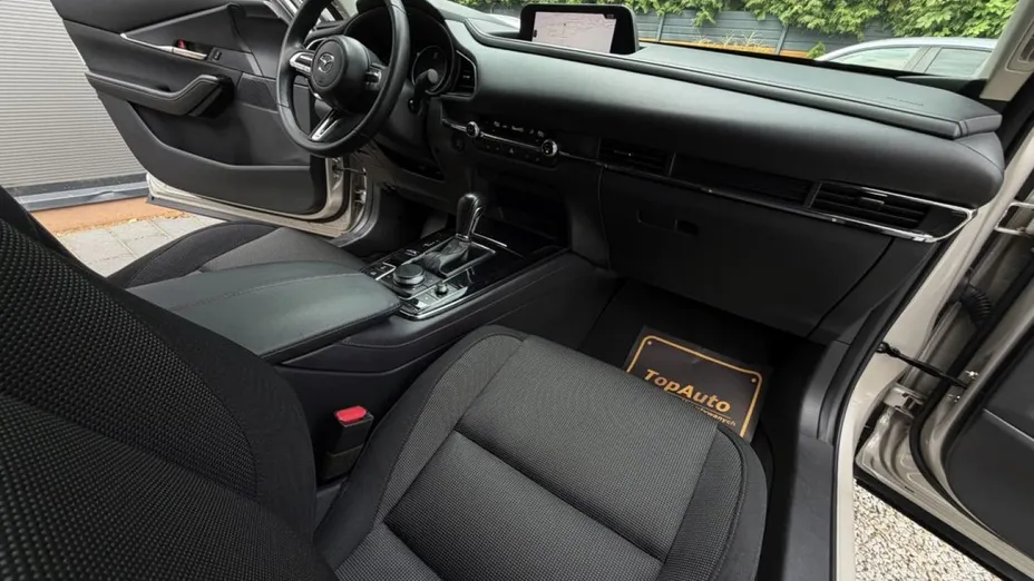 MAZDA CX-30 -
