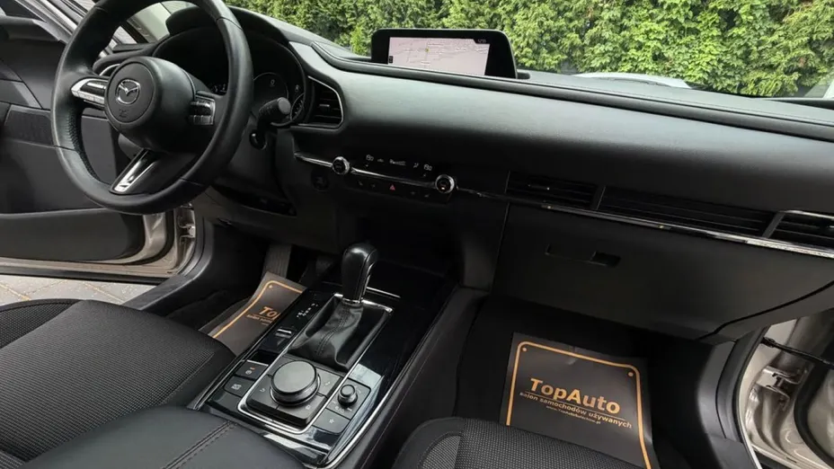 MAZDA CX-30 -
