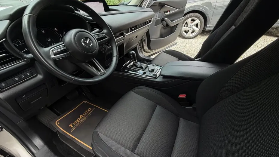 MAZDA CX-30 -