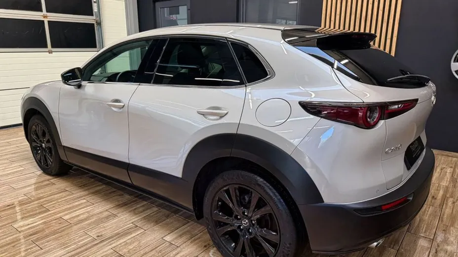 MAZDA CX-30 -