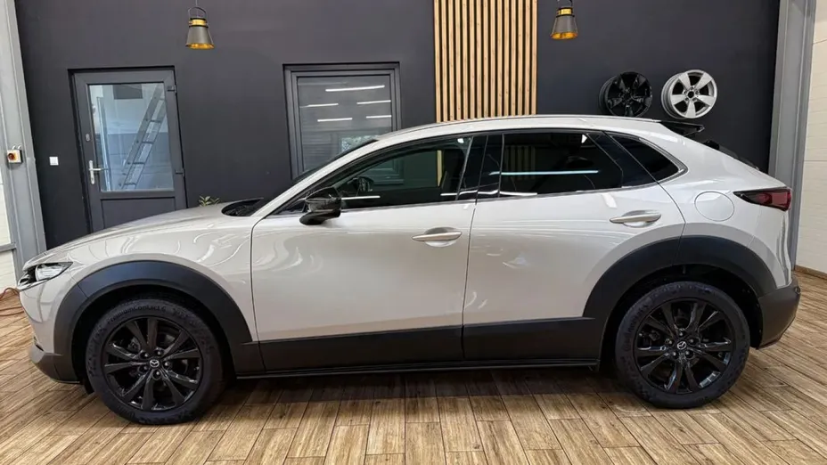 MAZDA CX-30 -