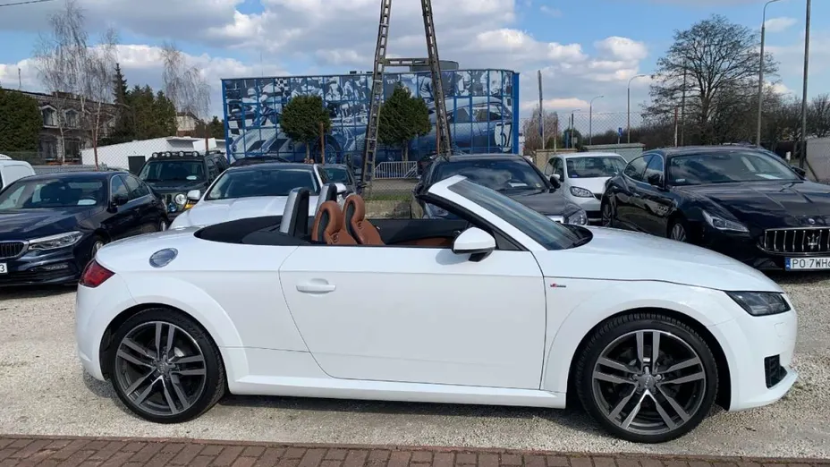 AUDI TT -