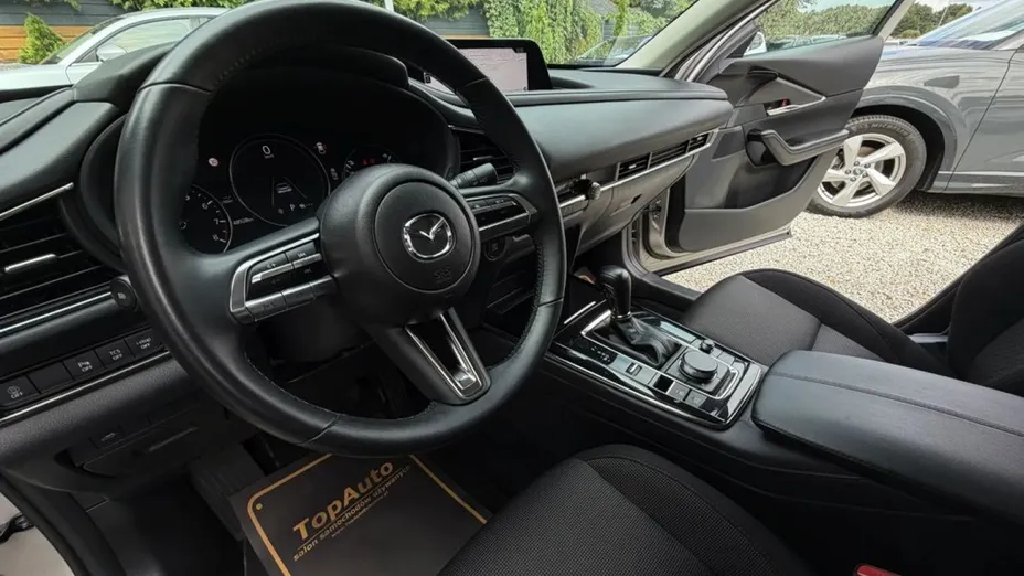 MAZDA CX-30 -