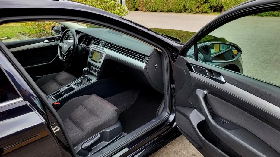 VOLKSWAGEN Passat -