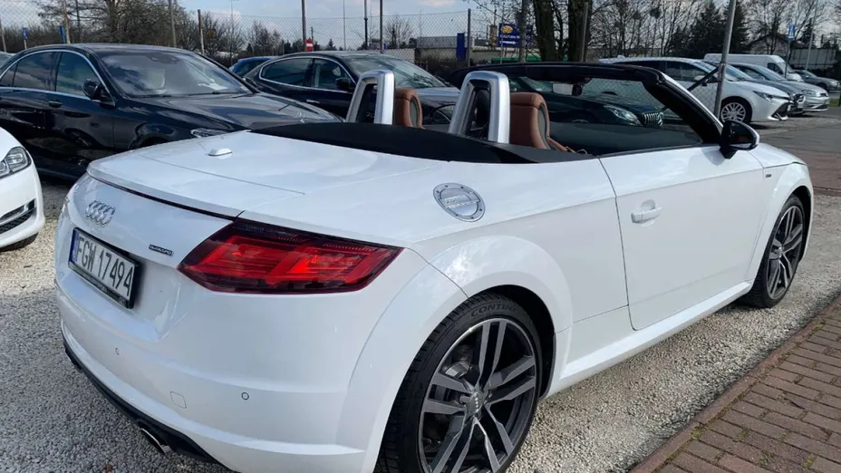 AUDI TT -