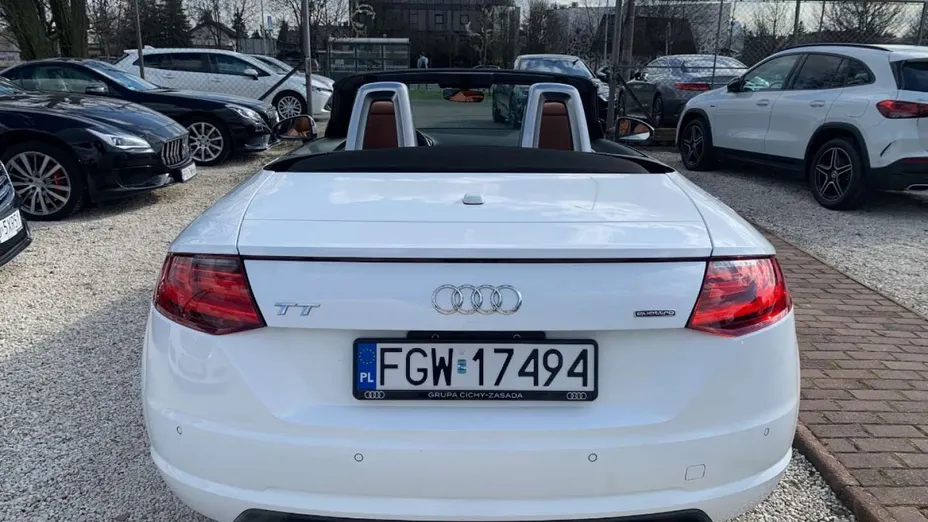 AUDI TT -