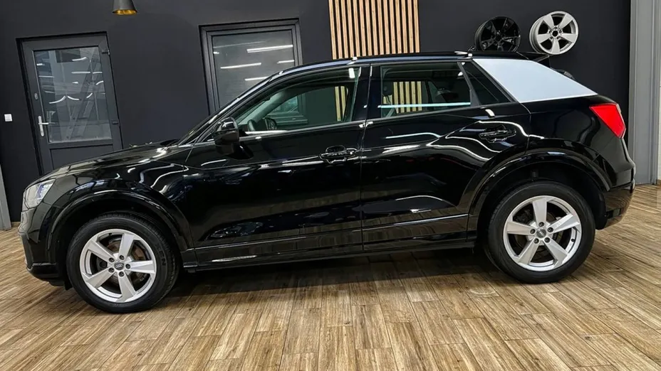 AUDI Q2 -