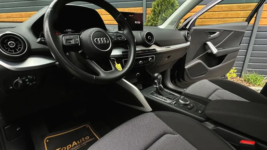 AUDI Q2 -