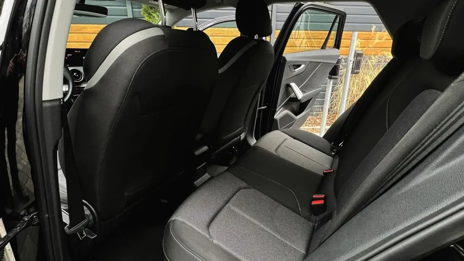 AUDI Q2 -