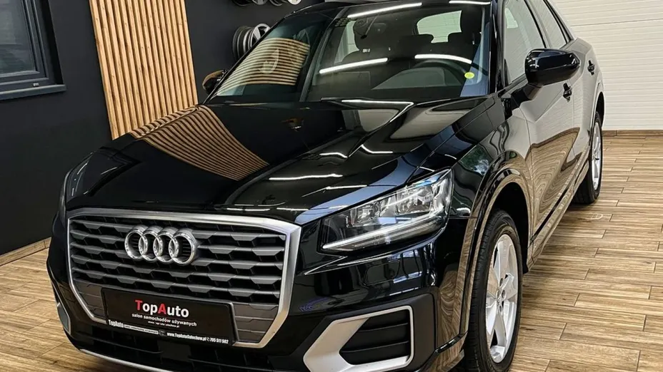 AUDI Q2 -
