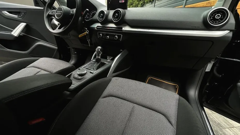 AUDI Q2 -