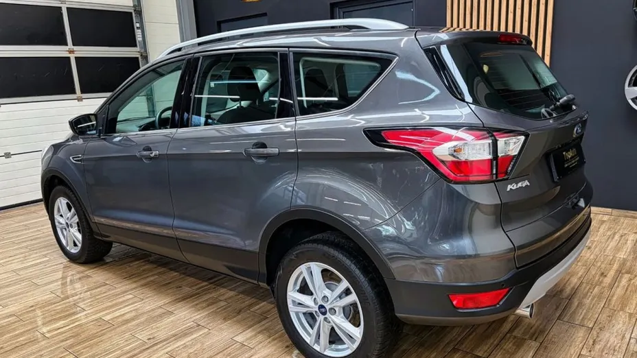 FORD Kuga -