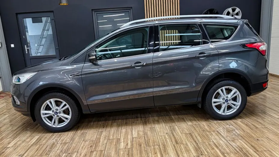 FORD Kuga -