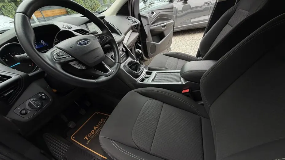 FORD Kuga -