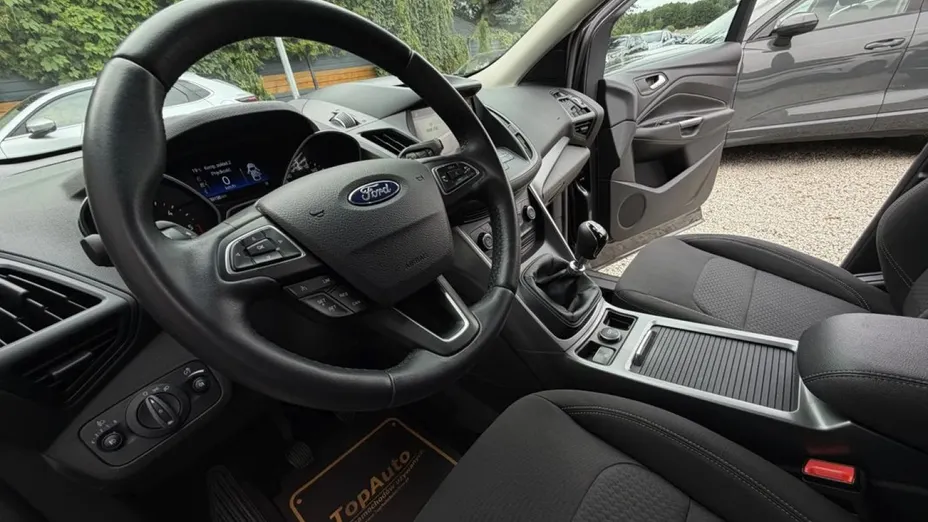 FORD Kuga -