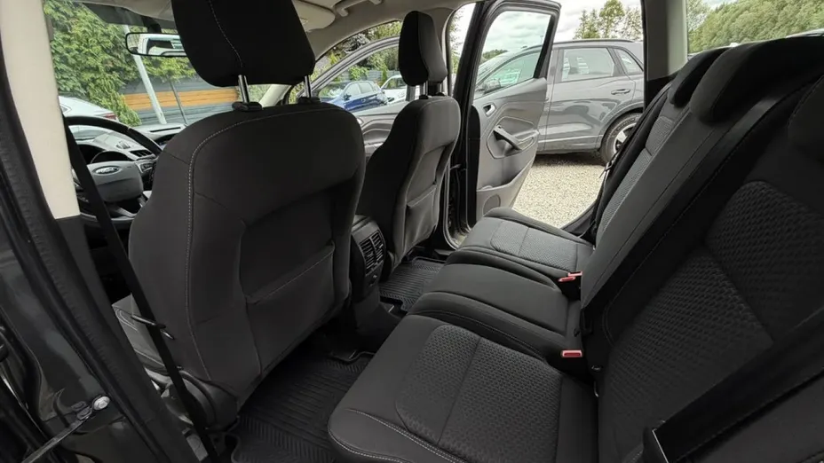 FORD Kuga -