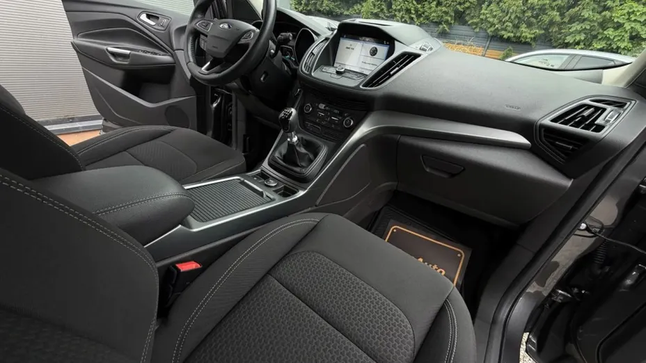 FORD Kuga -