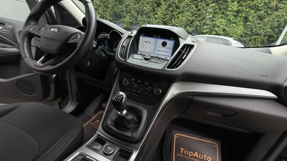 FORD Kuga -