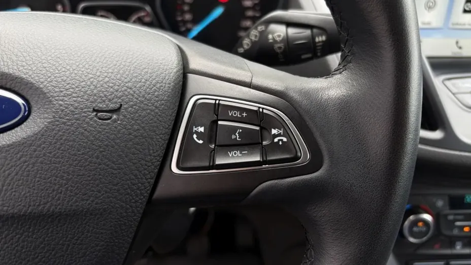 FORD Kuga -